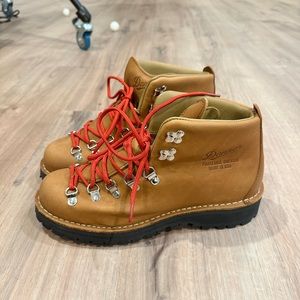 Danner Mountain Light Cascade Clovis Gore-Tex Boots NEW IN BOX